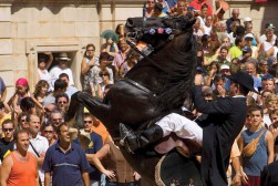 Ven a vivir la fiesta de los caballos en Menorca