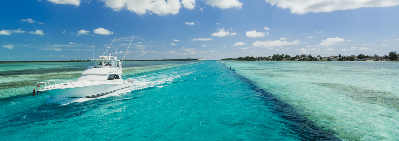 Yacht charter in Bahamas