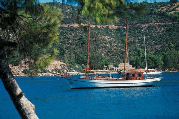 Navegant goleta de lloguer Eleftheria Grecia