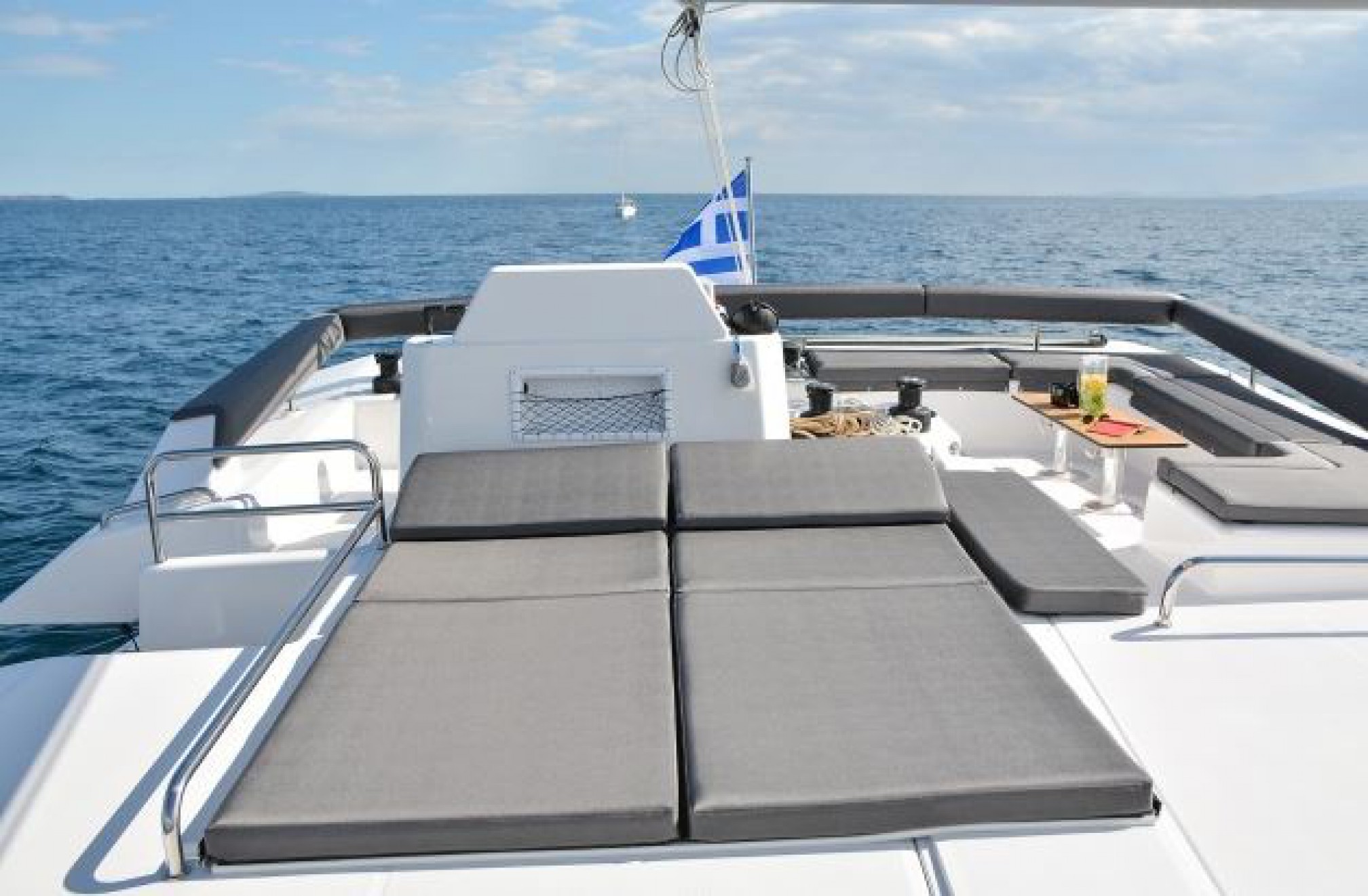 Rental catamaran Dufour 48 outdoors